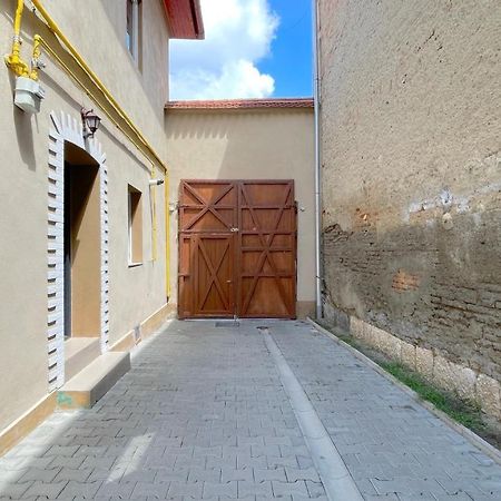 Well Prettyplaces Apartment 001 Brasov Bagian luar foto