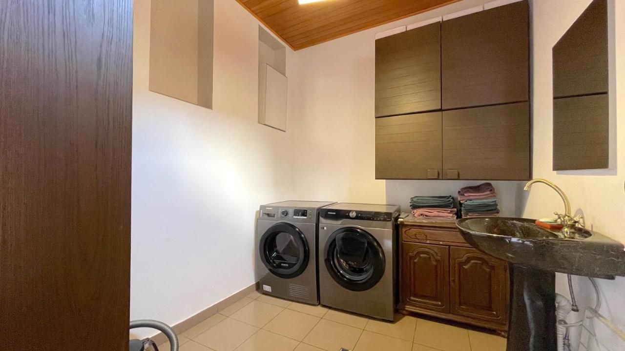 Well Prettyplaces Apartment 001 Brasov Bagian luar foto
