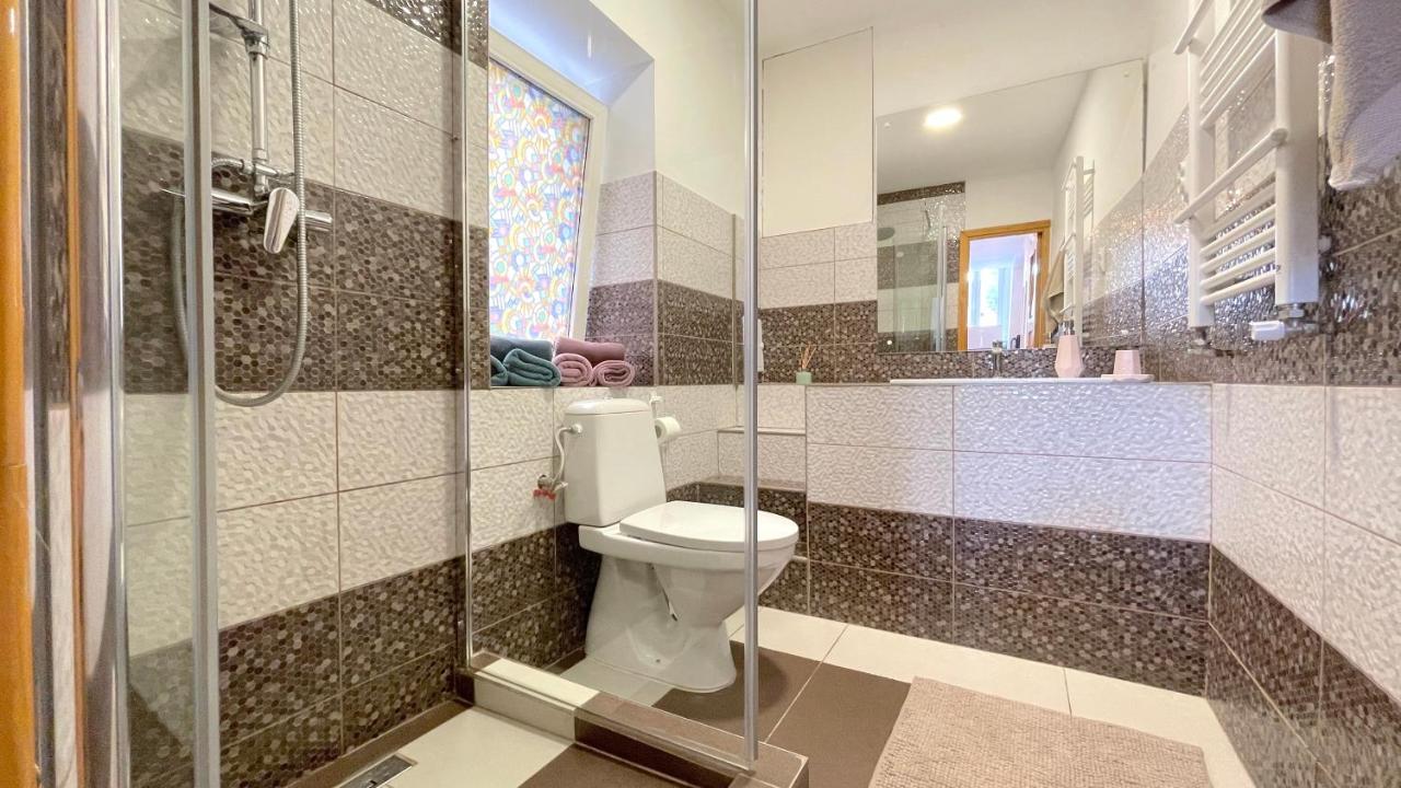 Well Prettyplaces Apartment 001 Brasov Bagian luar foto