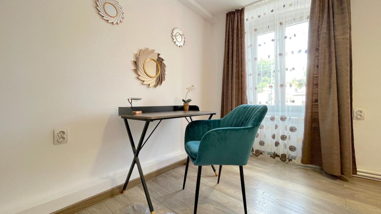 Well Prettyplaces Apartment 001 Brasov Bagian luar foto